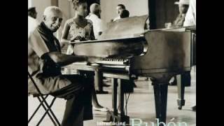 Rubén González tumbao