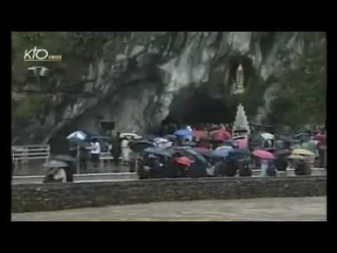 Chapelet à Lourdes