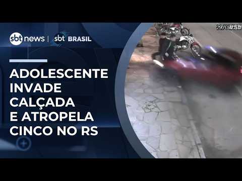 Carro atinge cinco pessoas na calçada e deixa dois feridos no RS | #SBTBrasil