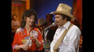 Merle Haggard and Leona Williams - The Bull and the Beaver 1980