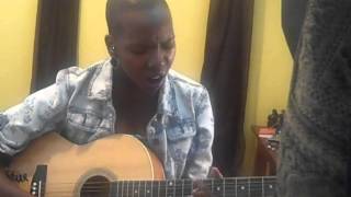 African Queen Victoria does an accoustic cover to Lianne La Havas "Liar"