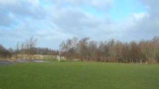 preview picture of video 'Hoog water en harde wind bij de Leyen (Rottevalle).MOV'