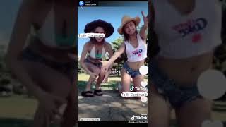 《エロTikTok》『パンチラ』ガバガバな短パン