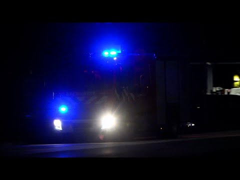 P 1, Brandweer Dokkum [TS 02-4232] naar rietbrand 't Skoar Wierum