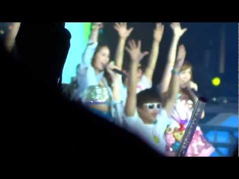 120922 Jessica & Krystal   California Girls