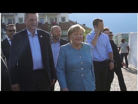 Bundeskanzlerin Merkel besucht DFB-Team in Eppan