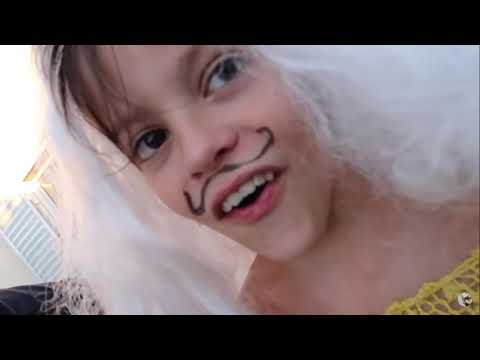 EL RETO DE LA BOTELLA CON MIS HERMANOS !!   RobleisIUTU   YouTube   Google Chrome 2021 10 01 17 53 3