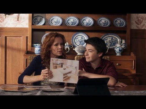 Robyn Lively Feet