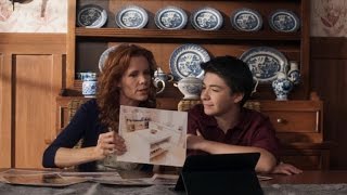 EXCLUSIVE: 'Teen Witch's Robyn Lively Is a 'Super Mom' in 'Gortimer Gibbon's Life on Normal Stree…