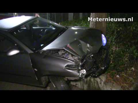 Automobilist richt ravage aan op parkeerplaats Meppel