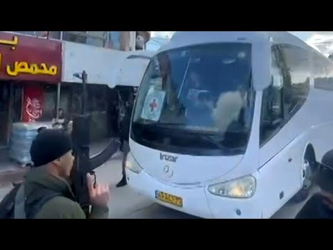 Buses transporting released Palestinian prisoners arrive in the West Bank | AFP