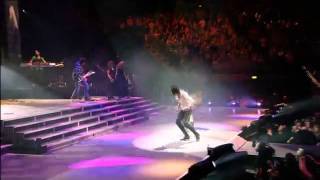 Hovering ft. Trace Cyrus [Live] Miley Cyrus - Wonder World Tour [DVD] HD