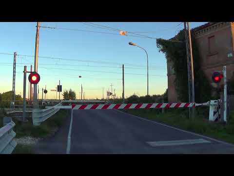 Passaggio a livello di via Fabretti in HD - Solarolo (RA) / Level Crossing / Bahnubergang / 铁路道口