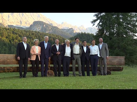 26.06.2022 - Olaf Scholz und alle anderen - G7 Germany (Evening Walk and Family Photo)