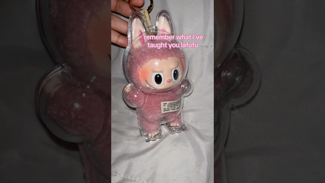 my labubu talking to my lafufu #labubumacaron #labubu #popmart #funny #creepycute