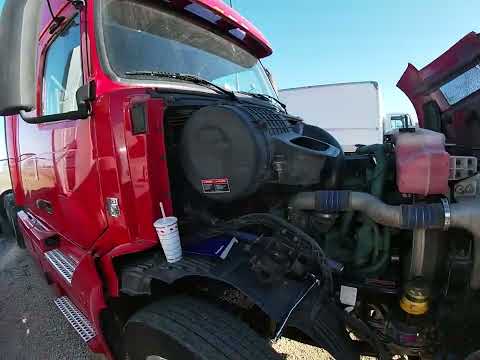 2015 Volvo D13: Changing Belts