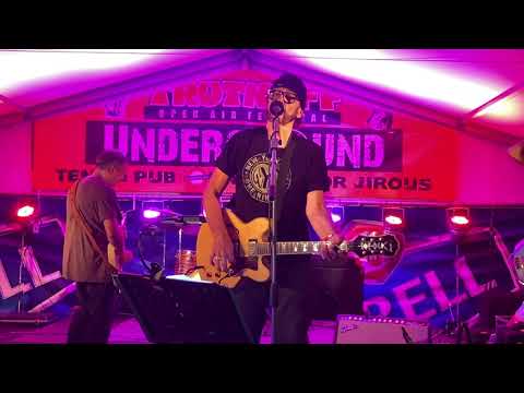 Phil Shoenfelt & Band of Heysek - Bloodshot Eyes