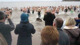 preview picture of video 'Barry Island New Years Swim 2012'