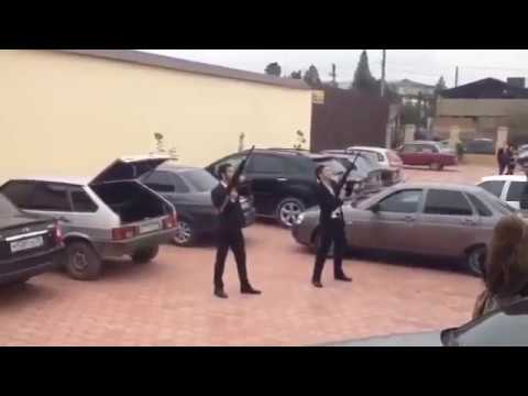 ОБЫЧНАЯ ЧЕЧЕНСКАЯ СВАДЬБА. СТРЕЛЬБА ИЗ АВТОМАТОВ