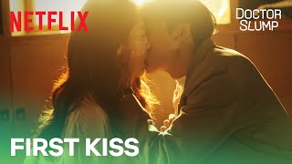 Download lagu Going from rivals to lovers with a kiss | Doctor Slump Ep 10 | Netflix [ENG SUB] mp3