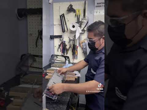 Cambio de Batería Auto Híbrido Taller Casabat