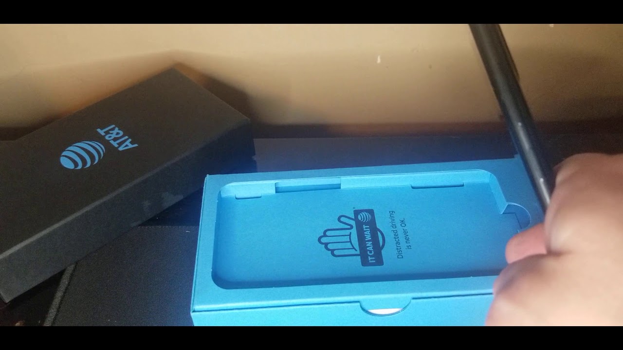 Samsung Galaxy A11 unboxing.