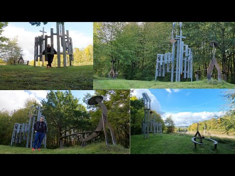 Justus Unterwegs schönes Kunstwerk aus Metall auf den Heuchelhof Berg Würzburg neben der Main Post