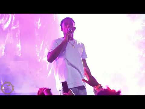 Yung Bredda joined on Stage by College Boy Jesse at Soca Love Story "Space Jam"