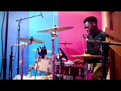 Wahamba nathi/Siyabonga Jesu || Solly Mahlangu & Kgotso ||drums by SD