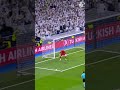 ? Lunin says no! ?‍♂️ ¡Aquí no! #UCL