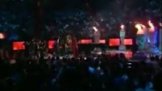 Kanye West, Chaka Khan 2004 VMA Performance- Through The Wire