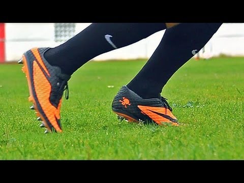 Nike Hypervenom Phantom SG Pro Unboxing by freekickerz