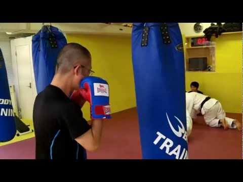 HERO’z キック ボクシング 姫路 打撃と寝技練習の融合 格闘技