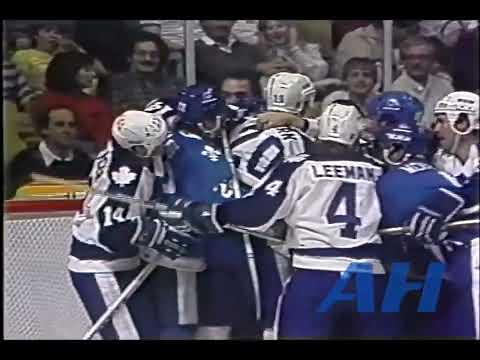 NHL Oct. 20, 1984 Jim Korn,TOR v Bruce Bell,QUE (R) Toronto Maple Leafs Quebec Nordiques