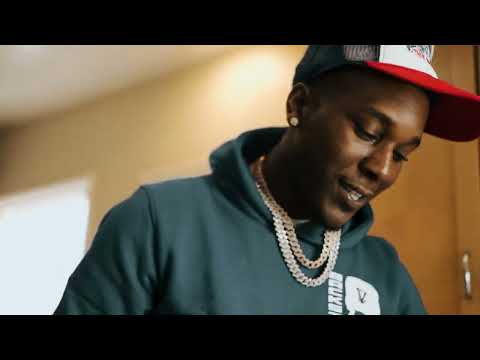 PaypaChasaMeez - Cap N Gown (Official Video)