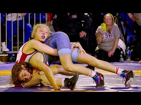World vs Europe. U15+U17 Stella Isensee vs Inaya Lahssini 46kg. Womens girls wrestling. B-cam-man