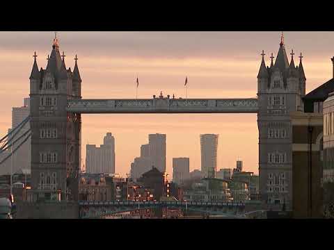 英國擴大英國鎖國範圍，COVID變種激增。 (UK widens English lockdowns as COVID variant surges)