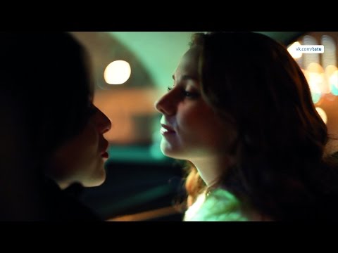 Julia Volkova & Lena Katina (backstage 2012)