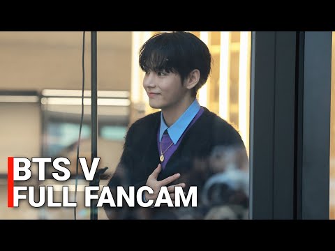 BTS Taehyung Arrival At CELINE Year-End Event FULL FANCAM & V's Reaction to ARMY 2025 