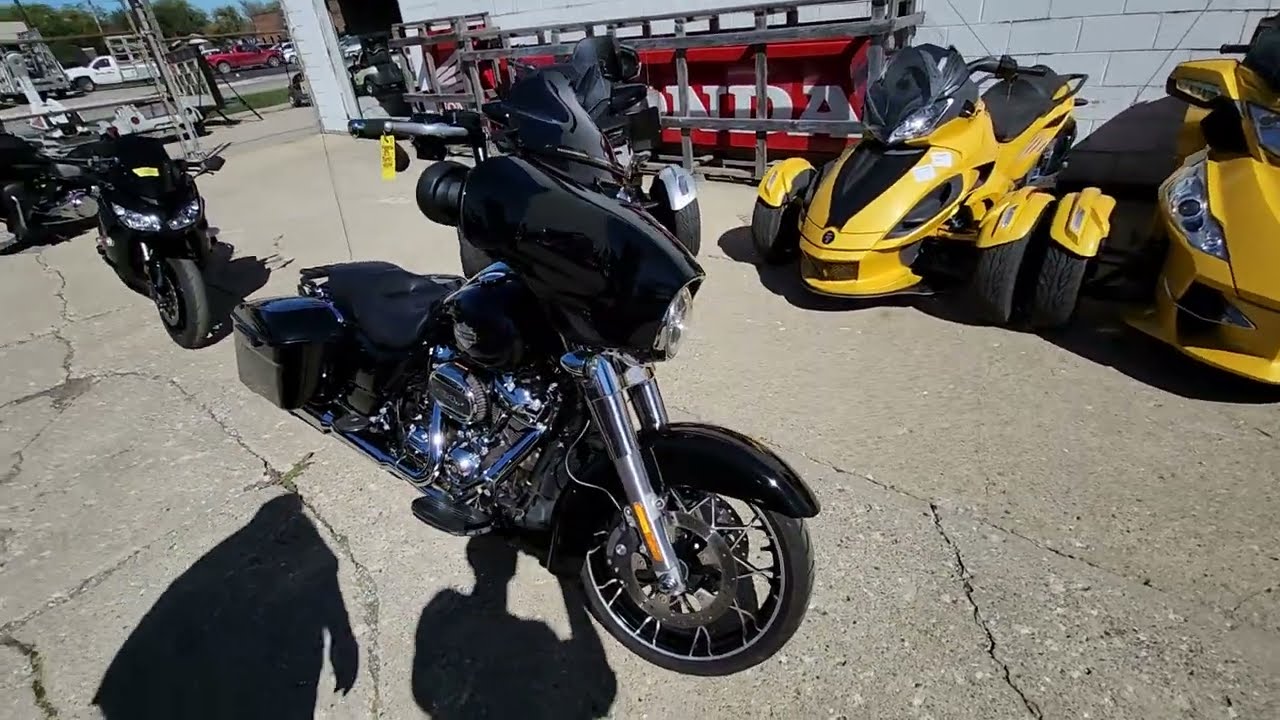 2022 Harley-Davidson® Street Glide Special Motorcycle