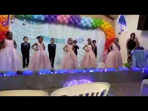 Hoje é dia de alegria é a minha formatura! E I Pequeninos.