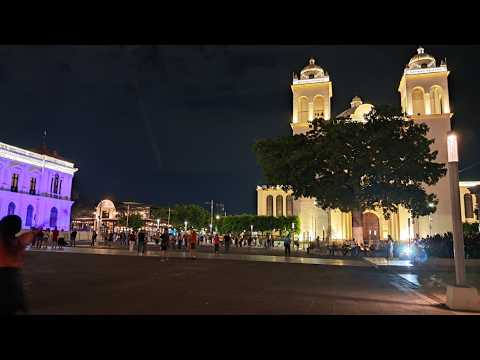 MUSICA Y PLATICA DESDE EL CENTRO HISTÓRICO DE SAN SALVADOR