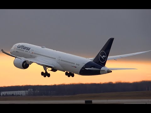 Lufthansa 787-9 take off, DTW