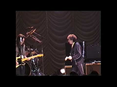Bob Dylan — Gotta Serve Somebody. Portsmouth, England. 24th September, 2000