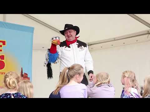 Sherif Haps og Guffe underholdte børnene