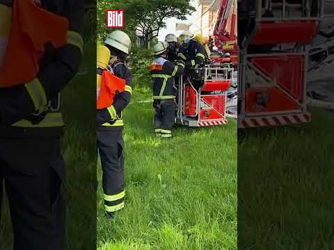 Mega-Feuer schockt Hamburg #Shorts