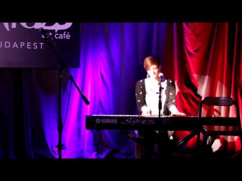 The Lion - Abbe Lewis (Live @ Montázs)