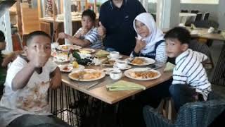 preview picture of video 'Family gathering ssb tour Belitung - santika Primier hotel'