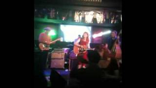 Kim Lenz w/Deke Dickerson &amp; the jaguars