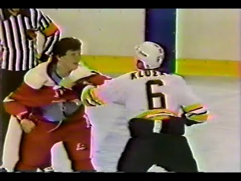 Bob Probert vs Gord Kluzak